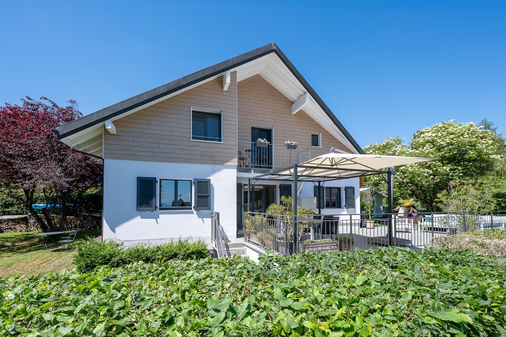Villa individuelle avec vue lac et Alpes - Au cœur de Sus-Châtel (Genolier) - Parfaitement rénovée Performance énergétique A