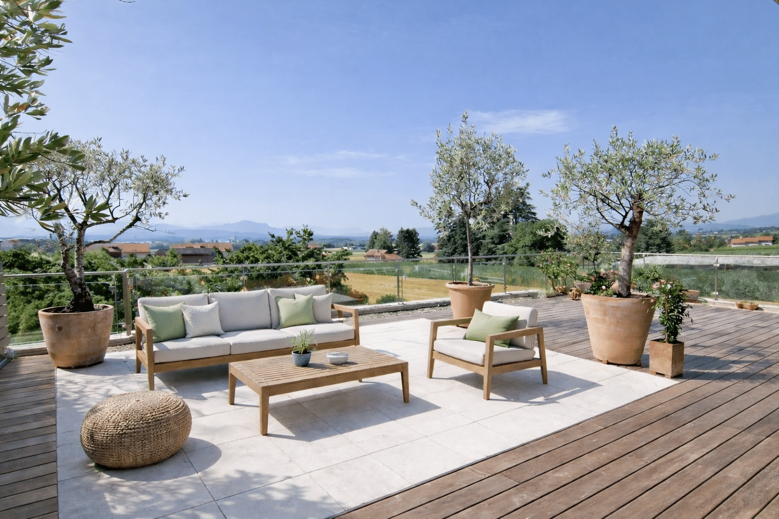 Magnifique Triplex avec volumes et vue - disponible de suite