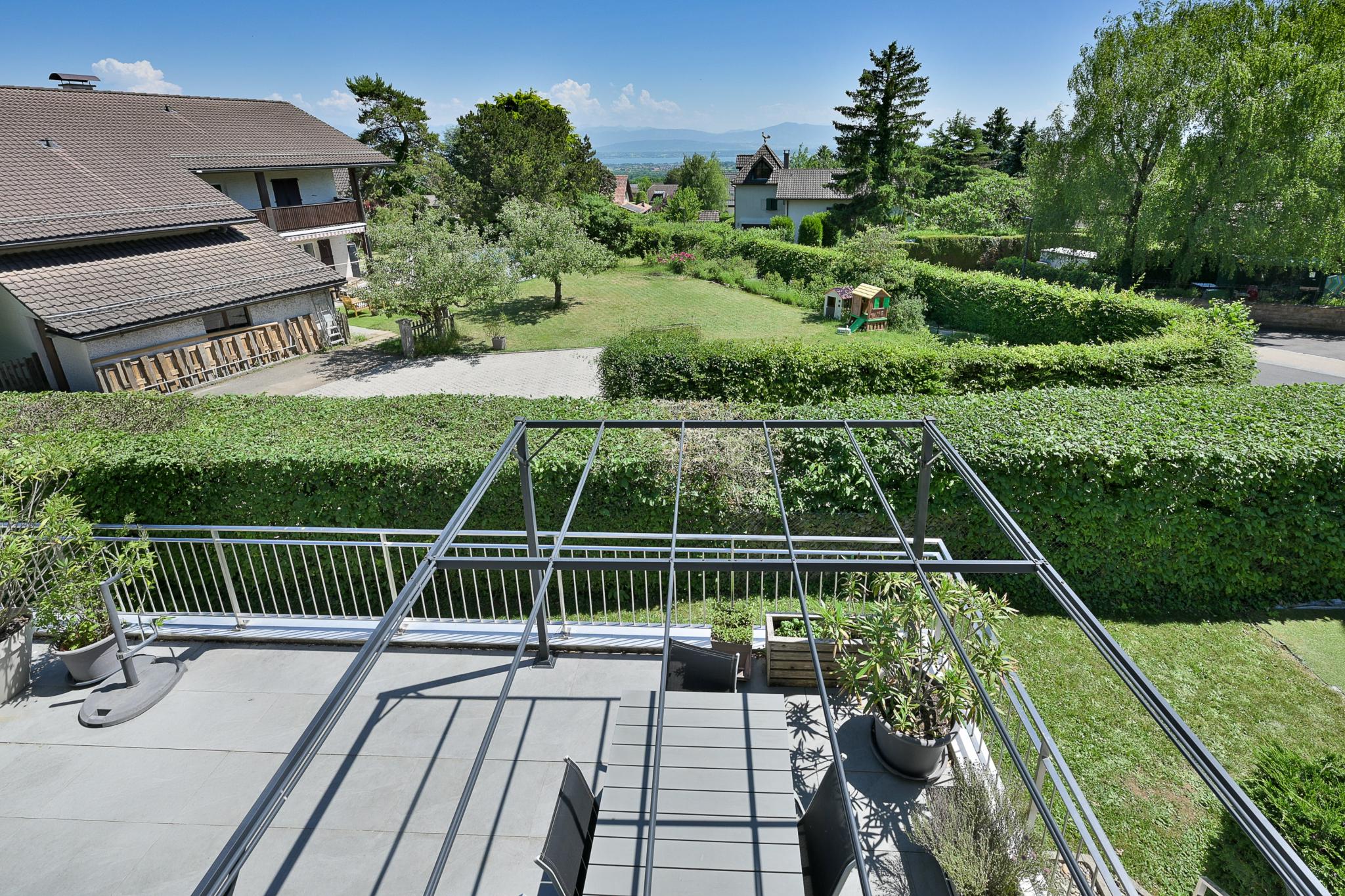 Villa individuelle avec vue lac et Alpes - Au cœur de Sus-Châtel (Genolier) - Parfaitement rénovée Performance énergétique A